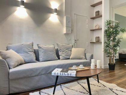 B 1599 - Stunning studio in Le Marais - image 24