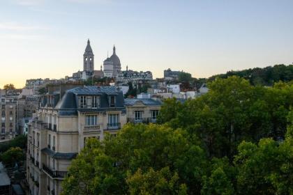 Magnificent apartment Sacré-Coeur - Paris 18ème - by feelluxuryholidays - image 25