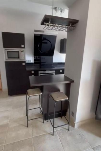 Avenue Foch Luxury Penthouse with concierge - image 23