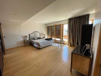 Avenue Foch Luxury Penthouse with concierge - image 29