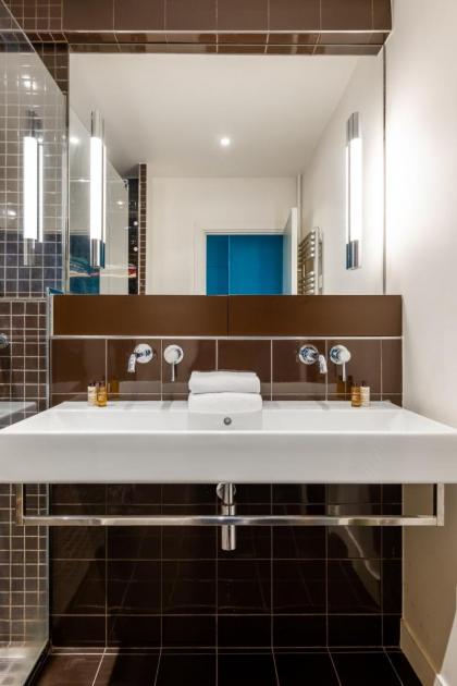 Veeve - The Grand Kaleidoscope - image 24