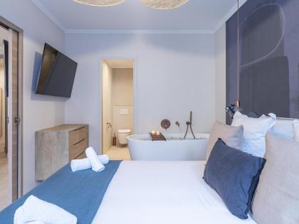 The Blue Suite on Champs Elysées Avenue - image 21