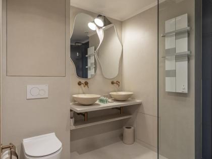 The Blue Suite on Champs Elysées Avenue - image 26