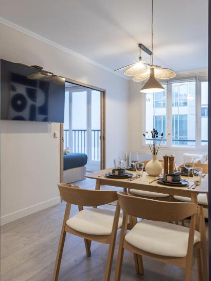 The Blue Suite on Champs Elysées Avenue - image 28