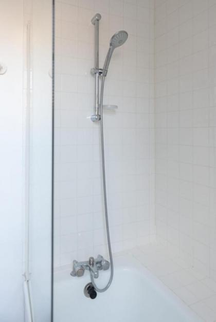 Beautiful 120m near the Sainte-Chapelle - image 26