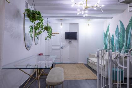 LOUVRE-MONTORGEUIL PARIS HISTORICAL CENTER - image 22