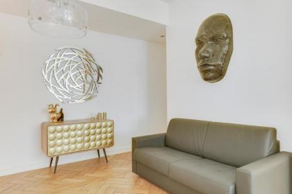 LOUVRE-MONTORGEUIL PARIS HISTORICAL CENTER - image 24