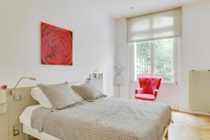 LOUVRE-MONTORGEUIL PARIS HISTORICAL CENTER - image 25