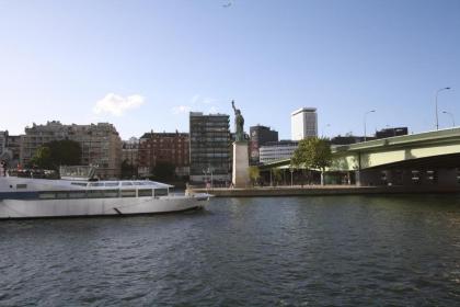 Résidence hôtelière appartement Saint charles à 2km de Tour Eiffel métro Charles Michels 75015 MINIMUM - image 30