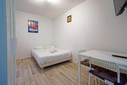 Nice studio near Montparnasse - image 21