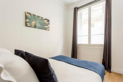 Cosy 3 bedroom and 2 Bathroom - Opera - image 24