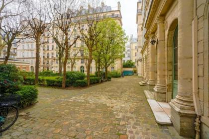 Spacious and Peaceful 1 BD in Paris - image 21