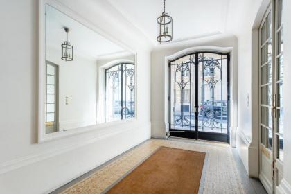 Luxury Living in Passy - image 23