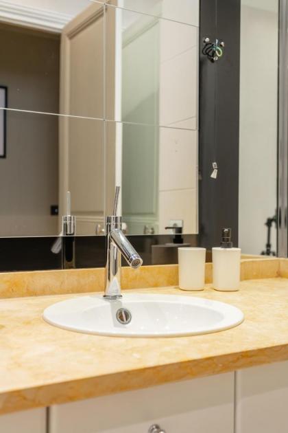 Luxury Living in Passy - image 25