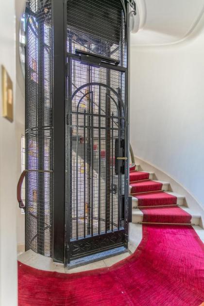 Luxury Living in Passy - image 28