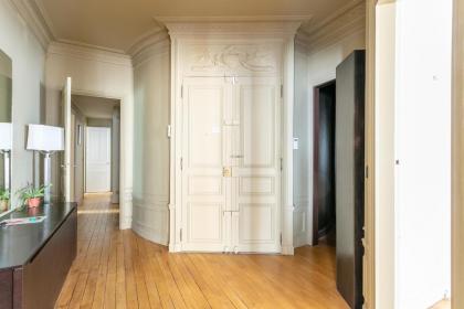 Luxury Living in Passy - image 30