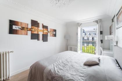 Appartement Haussmannien - dernier étage - image 23