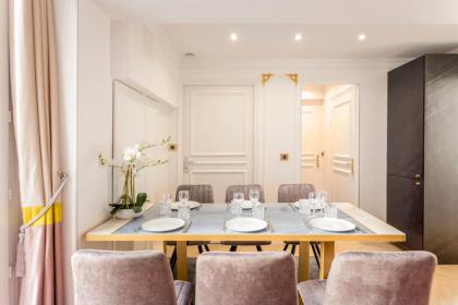 Luxury 2 Bedroom Eiffel-Tower with Terrace - image 26