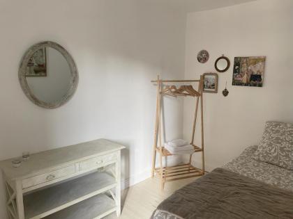 Artist's house - image 26