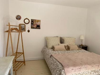 Artist's house - image 27