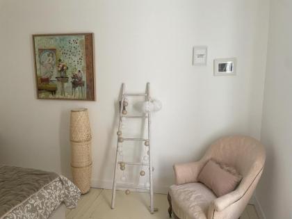 Artist's house - image 28