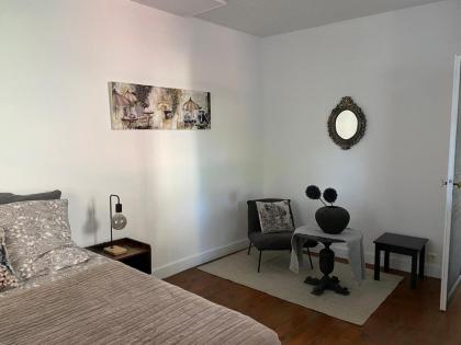 Artist's house - image 30