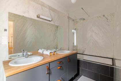 Veeve - Colourful Chords - image 28