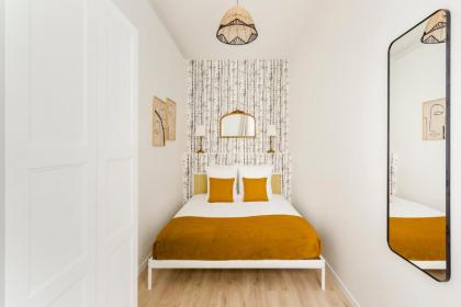 Cosy 3 bedroom & 2 bathroom Apartment - Opera - image 25