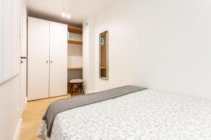 Luxury Living in Louvre - image 22