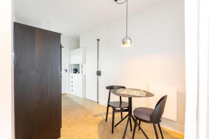 Luxury Living in Louvre - image 26