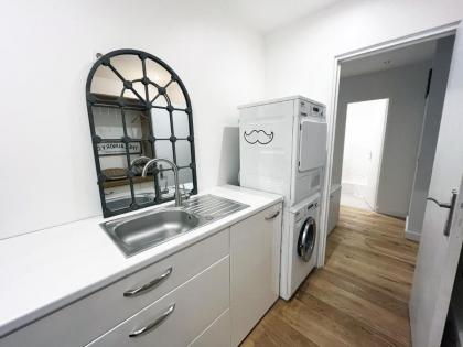 166 - Urban Luxury Apartment in Center of Paris - image 21