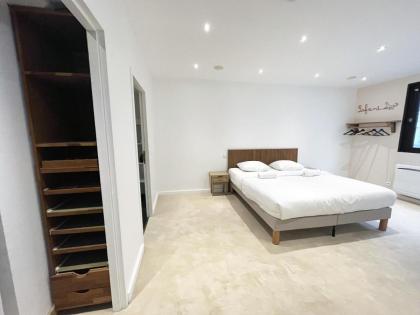 166 - Urban Luxury Apartment in Center of Paris - image 23