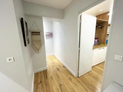 166 - Urban Luxury Apartment in Center of Paris - image 26