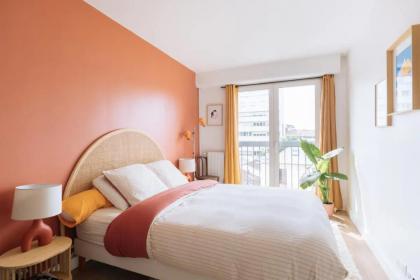 Beautiful Apart for 2 in Les Buttes Chaumont - image 21