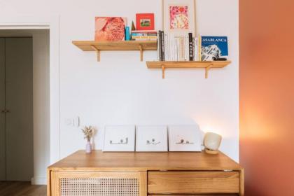 Beautiful Apart for 2 in Les Buttes Chaumont - image 25