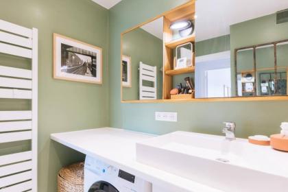 Beautiful Apart for 2 in Les Buttes Chaumont - image 28