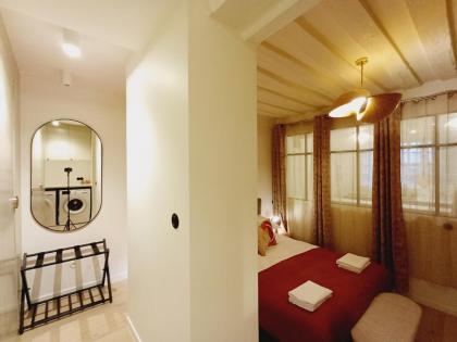 Happy Stay Paris - Marais Deluxe Suite - image 23