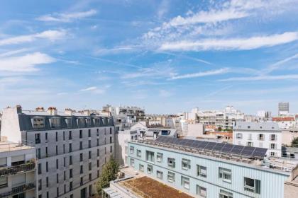 Balcony with view Sacré Coeur - 1BD Apart - image 27