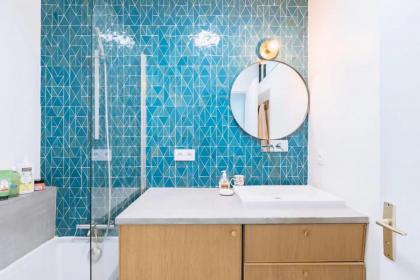 Balcony with view Sacré Coeur - 1BD Apart - image 28