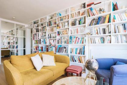 Balcony with view Sacré Coeur - 1BD Apart - image 29