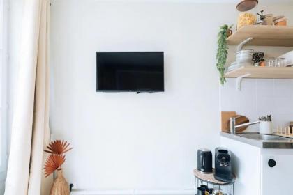 Central & Beautiful Studio for 2 - image 21