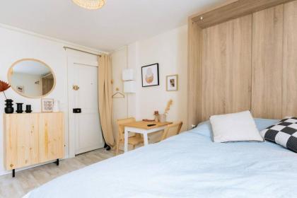 Central & Beautiful Studio for 2 - image 22