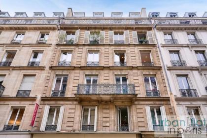 23 - Charming 3BDR Parisian Apartment in Montorgueil - image 24