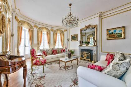 Luxury House In The Heart Of Paris - By feel luxury holidays - image 22
