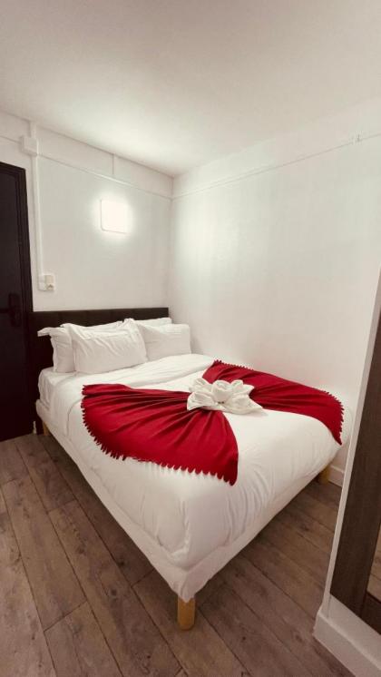 HOTEL LOUVAIN - image 29