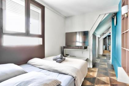 Le Marais Superb Apartment Terrace Paris - image 19