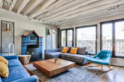 Le Marais Superb Apartment Terrace Paris - image 2