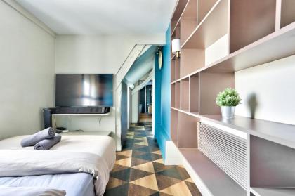 Le Marais Superb Apartment Terrace Paris - image 20