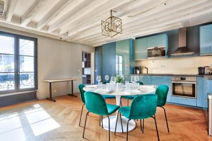 Le Marais Superb Apartment Terrace Paris - image 6