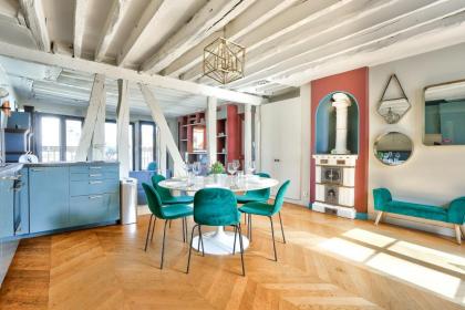 Le Marais Superb Apartment Terrace Paris - image 9